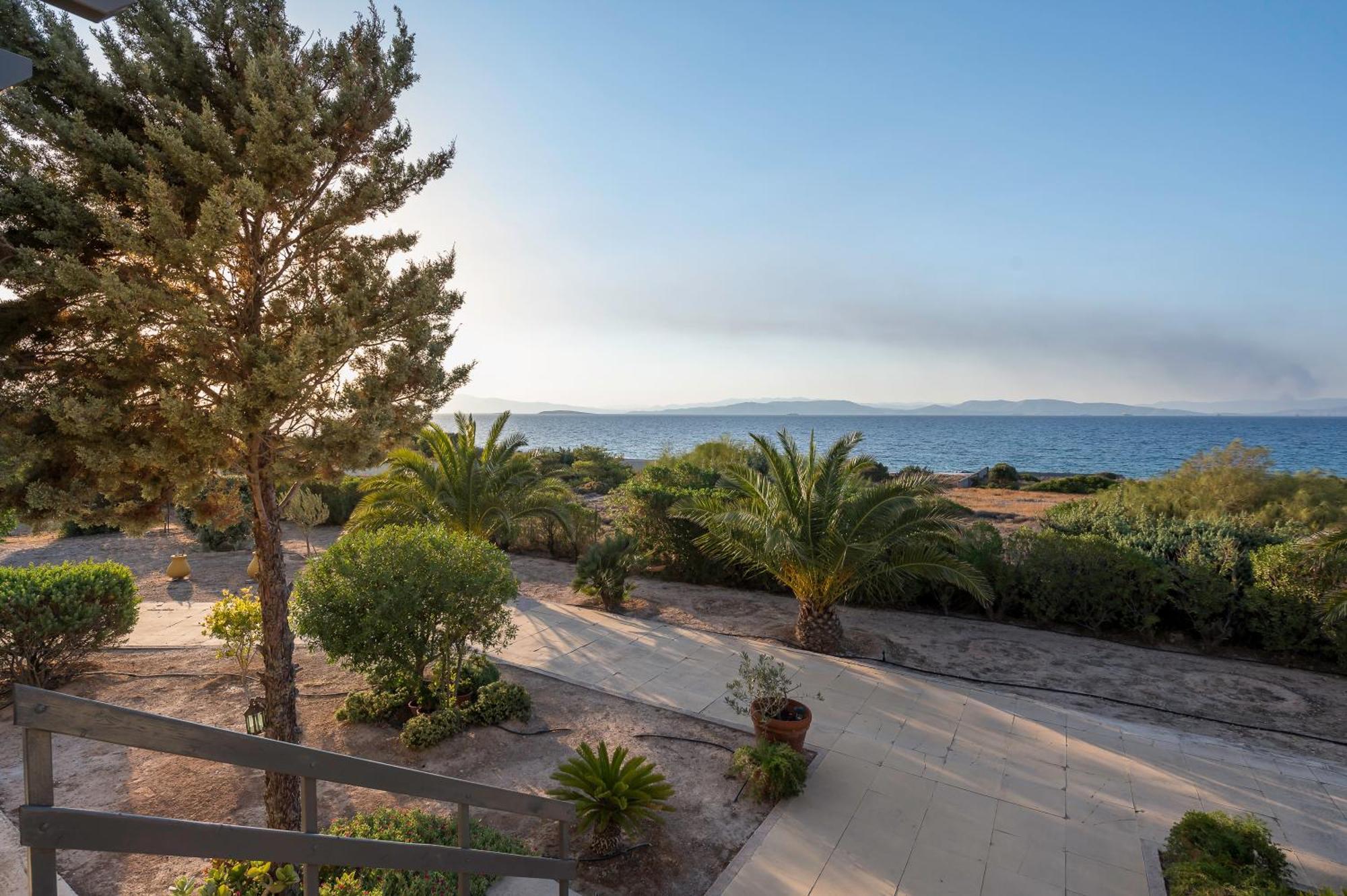 Marfaia - Villa By The Sea Agioi Exterior photo